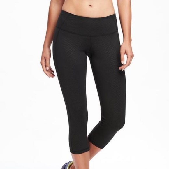 Old Navy Pants - BUNDLE | Old Navy Compression Go-Dry Crop Leggings